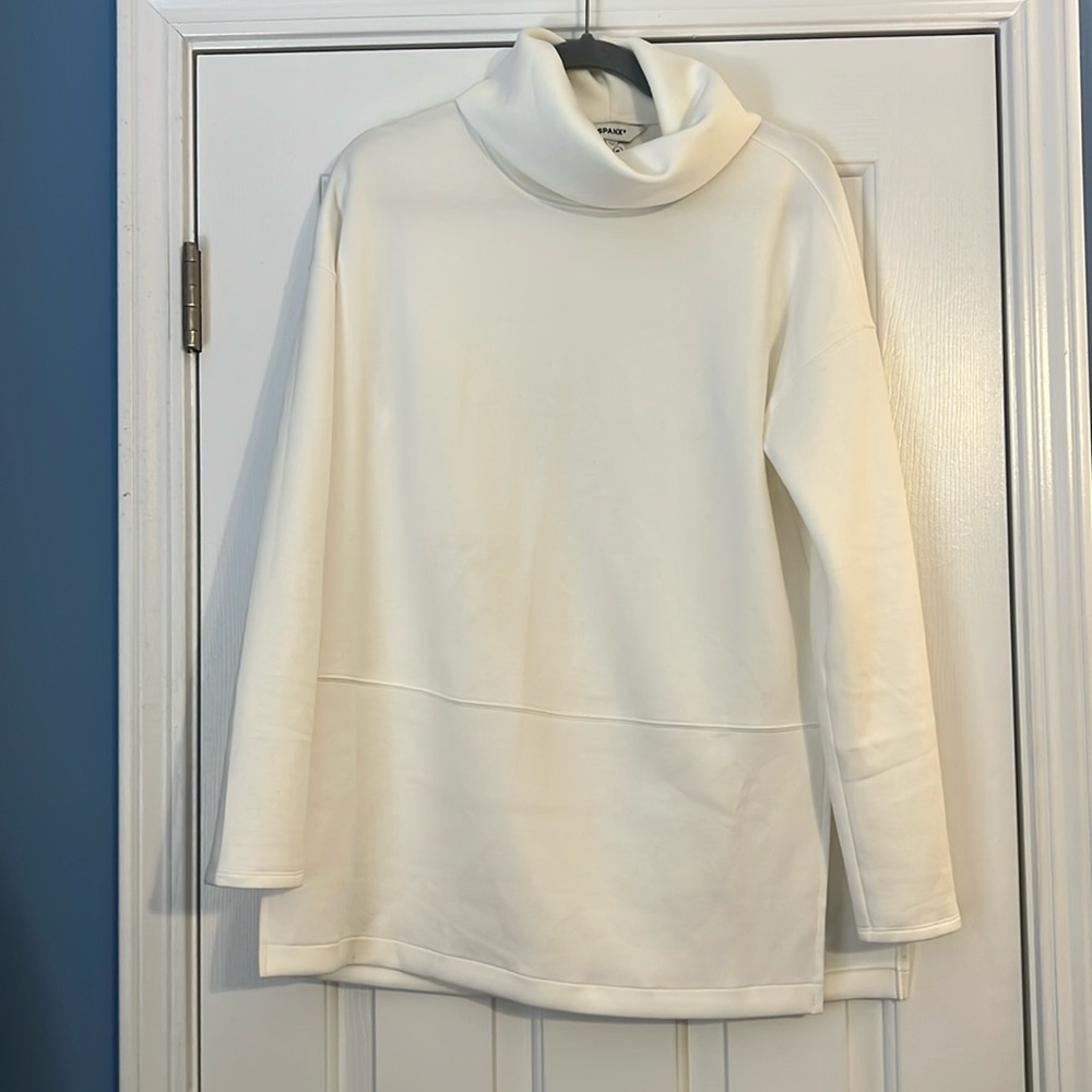🌟SPANX🌟 AirEssentials Turtleneck Tunic Size Medium Powder Color